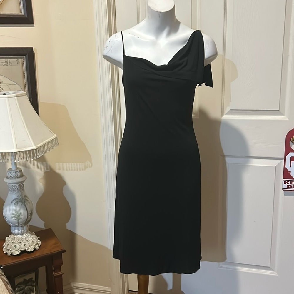 Laundry by Shelli Segal Black Dress asymmetrical strappy front. NIOP. 10P